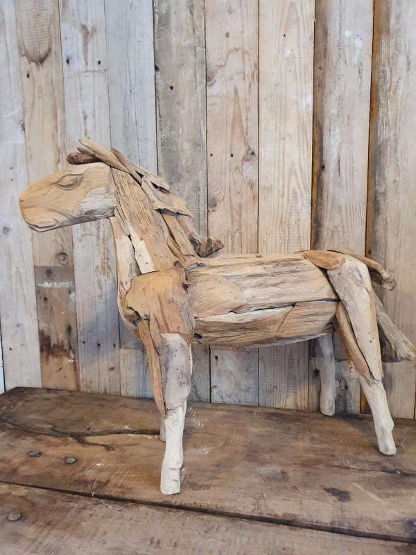 driftwood paard